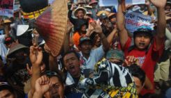 Ribuan petani tembakau demo tolak raperda KTR