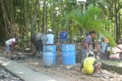 Baru sebulan, cor blok kampung Galur rusak