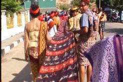 Sumba catat rekor kain tenun sepanjang 104 meter