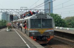 Bertahap, penghapusan KRL ekonomi sudah dimulai