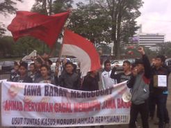 Dinilai gagal pimpin Jabar, mahasiswa demo Aher