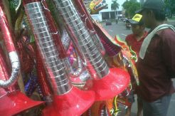 Pedagang terompet mulai penuhi alun-alun