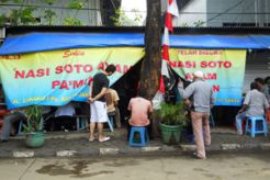 Ada Parpol berkantor di SPBU dan warung soto