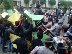 Mahasiswa tuntut Kajari Malang diganti