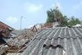 Puting beliung tumbangkan tower