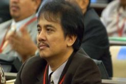 Roy Suryo fokus bereskan...