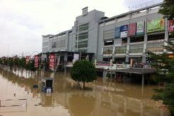 Ribuan warga Jakarta mengungsi