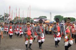 Keraton Solo bagikan 1.000 telur asin