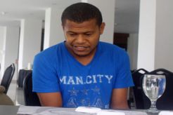 Persipura tuntut Bonsapia kembalikan setengah nilai kontrak