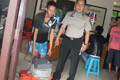 Kepergok, empat pencuri terjun ke sungai