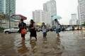 Atasi banjir Jakarta, pemerintah tabur 108,6 ton garam