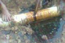 Pipa minyak bocor, dua desa tercemar