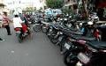 Dishub Jaktim gandeng Satpol PP tertibkan parkir liar & PKL