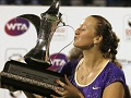 Taklukan Errani, Kvitova...