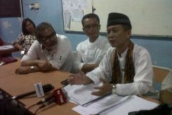 Korban asusila Wakepsek ngamuk saat jumpa pers