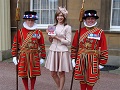 Ratu Elizabeth beri...
