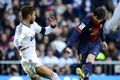 Unggul lebih dulu, Madrid tertahan Barca di babak pertama