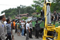 Cari korban Xenia, polisi siapkan genset
