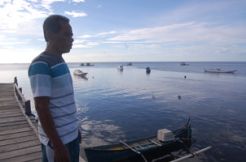 Duka Muin, honorer pengantar pasien lintas laut