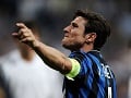 Soal tekel keras, Zanetti bela Cambiasso