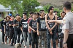 Punker di Blitar diburu...