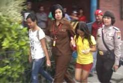 Razia, 7 preman & 2 gadis ABG diamankan