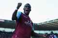 Villa tunda perpanjang kontrak Benteke