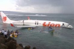Lion Air terjun ke laut di Bali