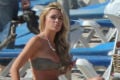 Istri Peter Crouch tampil seksi di Mallorca