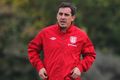 Neville yakin Liverpool tak akan buang Suarez