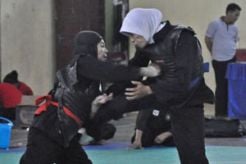 Lucunya saat ribuan lansia se-Jatim latihan bela diri
