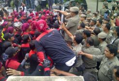 Buruh tawarkan 3 solusi agar harga BBM tak naik