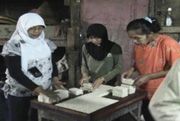 Usaha goreng beras raih omzet Rp5 juta/bulan