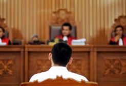 2 Pembunuh Desainer, divonis 8 & 3 tahun penjara