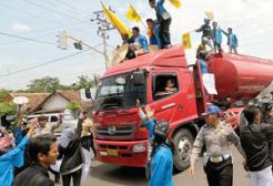 Demo tolak BBM, jalur Trans Sulawesi lumpuh total