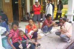 Warga Pegunungan Bintang...