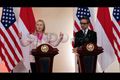 Hillary Clinton promosikan...
