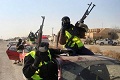 Pria berseragam militer eksekusi 8 mantan pejuang al-Qaeda Irak
