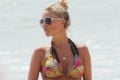 Istri Steven Gerrard tampil seksi dengan balutan bikini