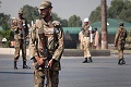Ratusan militan serbu pos pemeriksaan di Pakistan