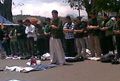Warga Ketol salat Jumat di antara puing