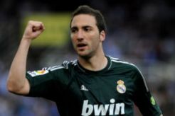 Napoli-Real Madrid sepakati nilai transfer Higuain