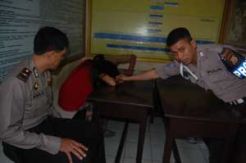 Mahasiswi cantik nekat curi puluhan gram emas tantenya