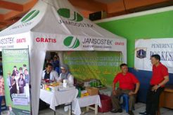 Pemudik padati posko kesehatan di Terminal Kp Rambutan
