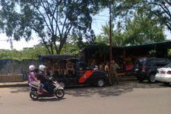 Dijaga Satpol PP & Dishub pembeli pada kabur