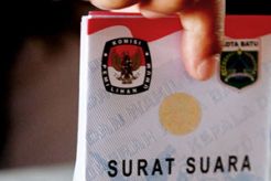 Pesta politik usik Persik