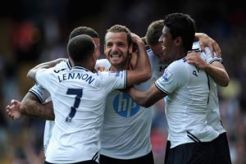 Soldado bantu Spurs curi tiga angka
