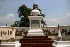 Tugu Proklamasi Rengas Dengklok kerap jadi tempat mesum