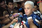 Hatta minta buruh DKI tak tuntut UMP Rp3,7 juta