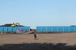 Dikuasai grandong, Pelabuhan Cirebon lumpuh 5 jam
